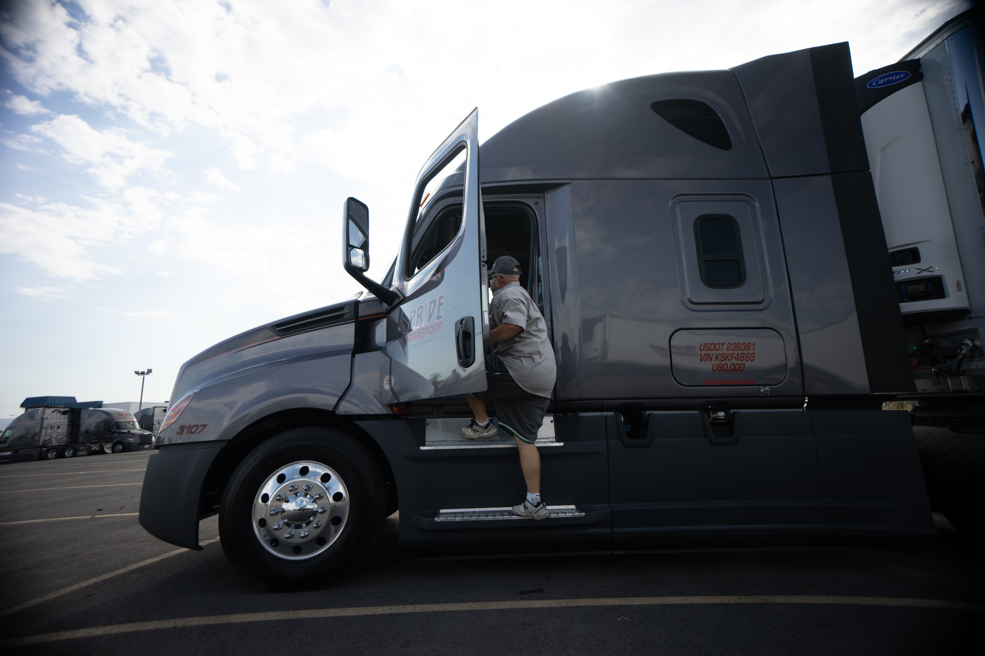 What’s Different About Class A CDL And A Class B CDL? | Pride